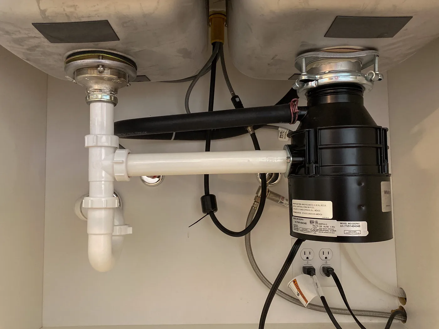 Garbage Disposal Leak in Pinecrest, Florida